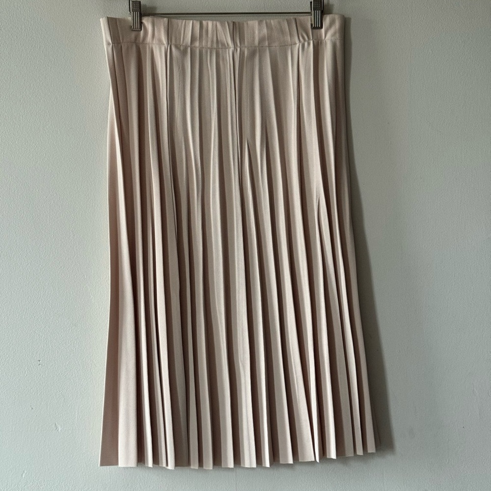 Orly Paris Beige A-Line Pleated Skirt